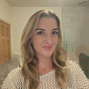 Babysitter required in Knockaunkeel, Co. Galway, H54 F577, Ireland