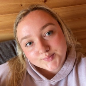 Babysitter required in Shelmaliere Commons, Co. Wexford, Y35, Ireland