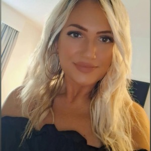 Babysitter required in Youghal-Lands, Youghal, Co. Cork, P36 TX97, Ireland