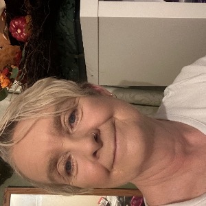 Babysitter required in Lea More, Co. Offaly, R35 YP77, Ireland