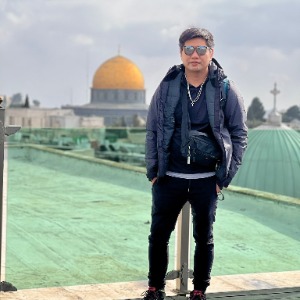 Babysitter required in Israel