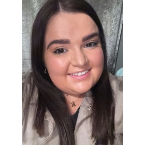 Babysitter required in Ballymacredmond, Co. Cork, P72, Ireland