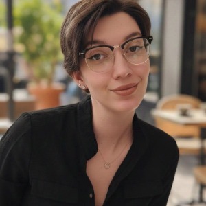 Babysitter required in Redwood, Tullamore, Co. Offaly, R35 V6X3, Ireland