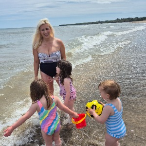 Babysitter required in Kilgobbin, Dublin, Co. Dublin, D18 TF25, Ireland